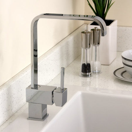 Modern chrome kitchen faucet with pull-out spray