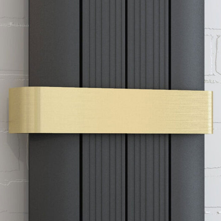 astini-taupo-brushed-brass-rail-bar-