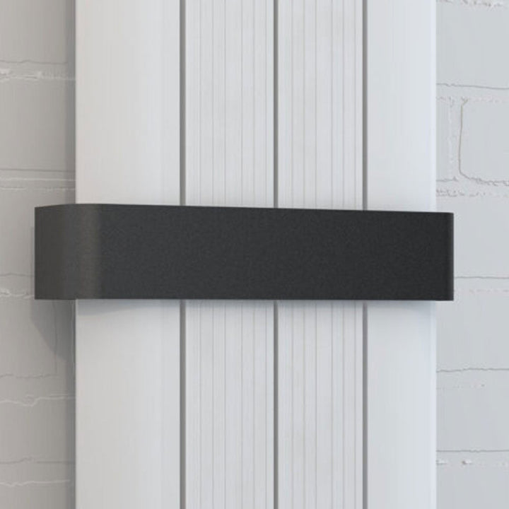 astini-taupo-black-rail-bar-