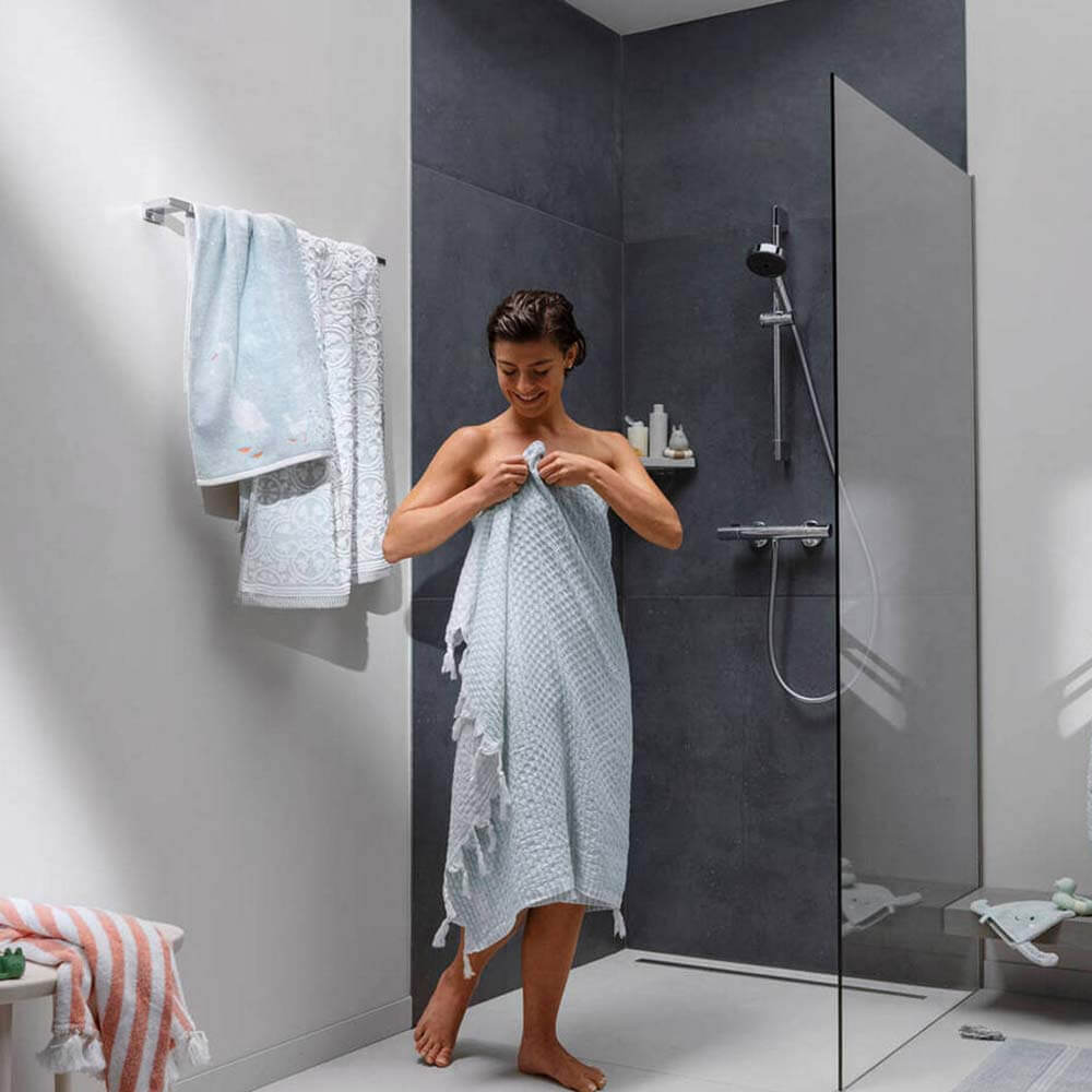 Hansgrohe Pulsify Select S Chrome Shower System 105 3 Jet Relaxation Ecosmart With Ecostat Fine and Shower Bar 65cm 24262000