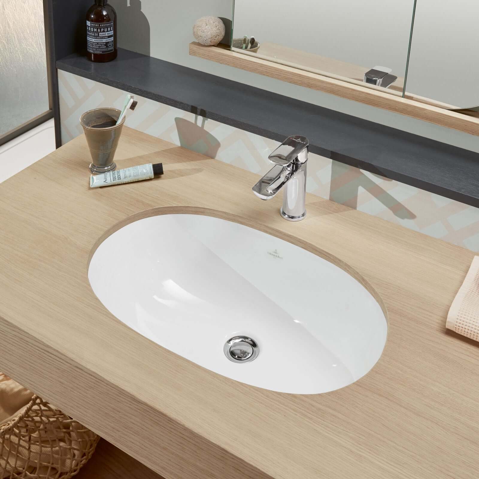 Villeroy & Boch O.novo 580x370 White Alpin 1TH Undercounter Wash Basin with Overflow
