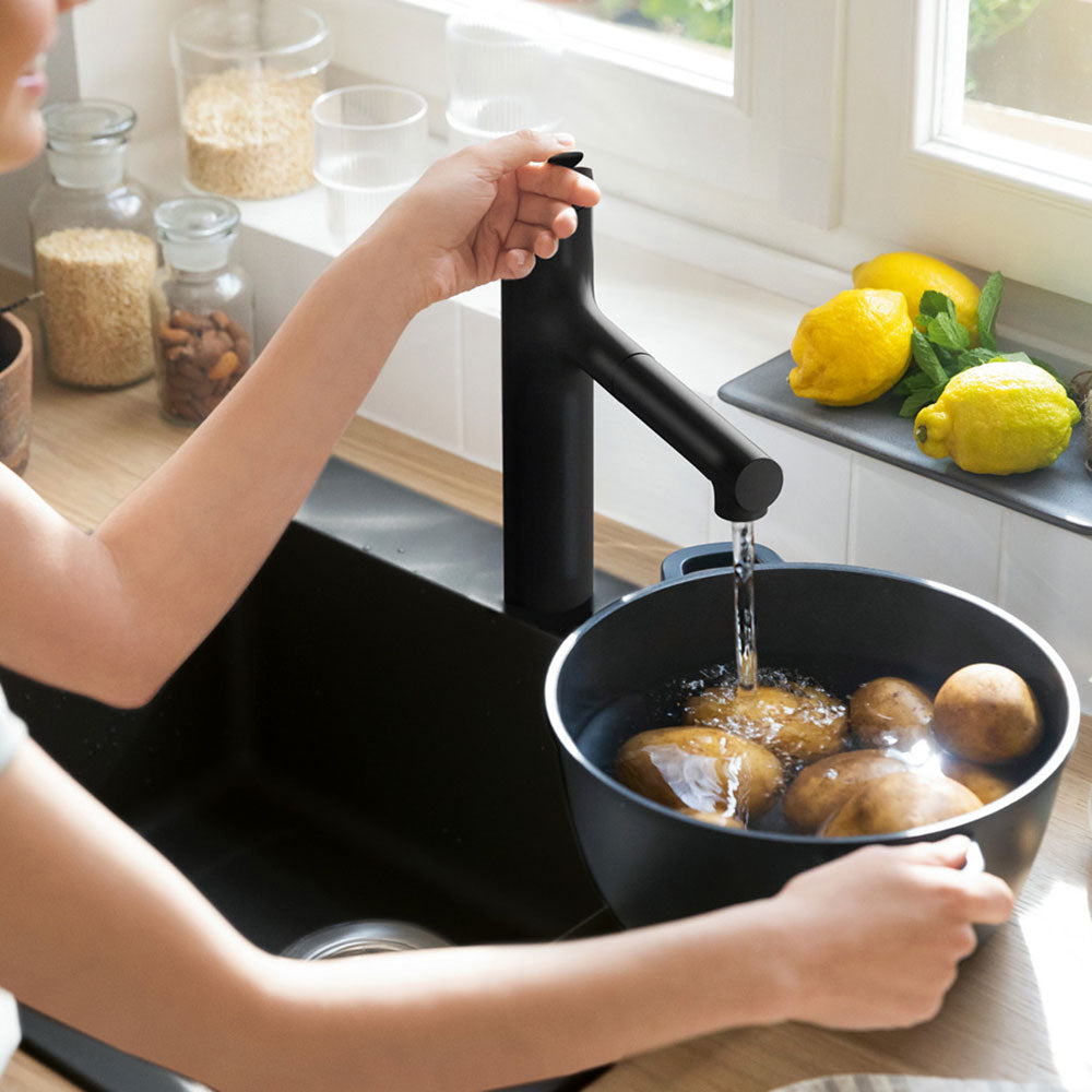 Hansgrohe Zesis M33 160 2 Jet Pull-out Spray Single Lever Kitchen Sink Mixer Tap with sBox Lite