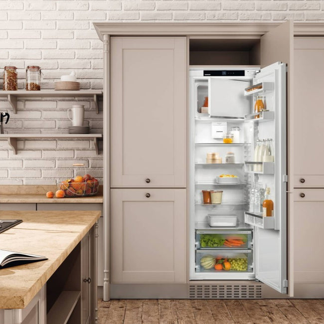 Integrated Fridges & Freezers